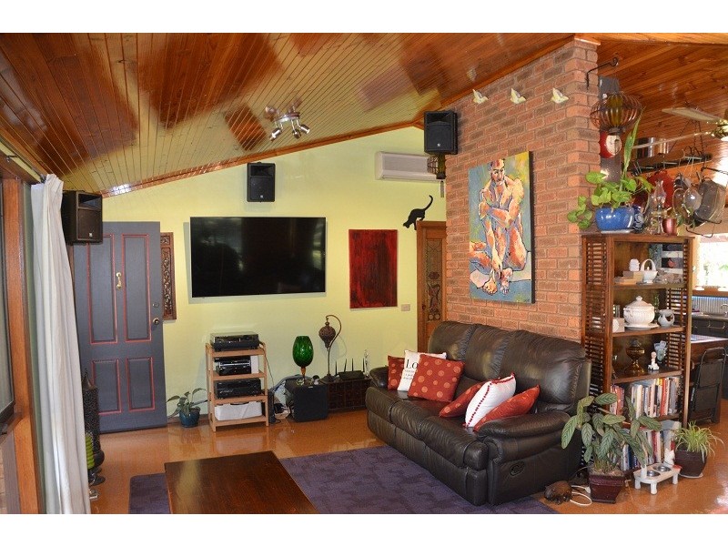 903 Great Alpine Road, Freeburgh VIC 3741