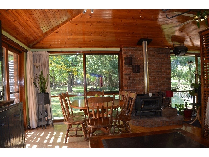 903 Great Alpine Road, Freeburgh VIC 3741