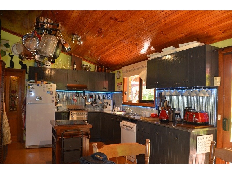 903 Great Alpine Road, Freeburgh VIC 3741