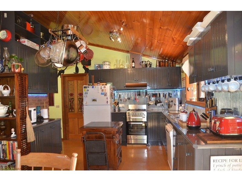 903 Great Alpine Road, Freeburgh VIC 3741