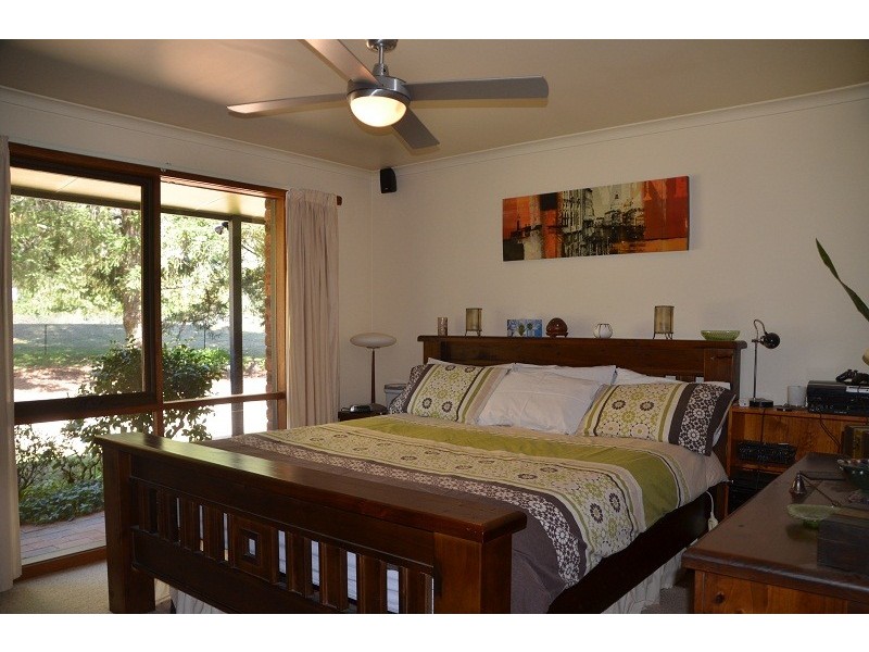 903 Great Alpine Road, Freeburgh VIC 3741