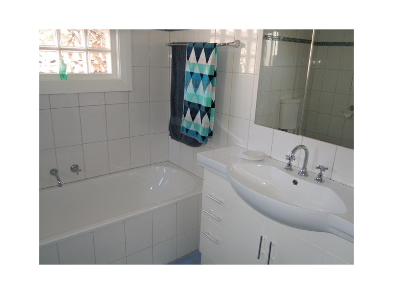 36 Riverine Street, Narrandera NSW 2700