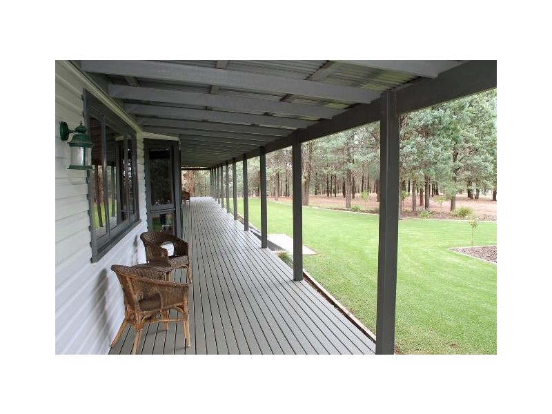 - Cnr River Street/Watermain, Narrandera NSW 2700