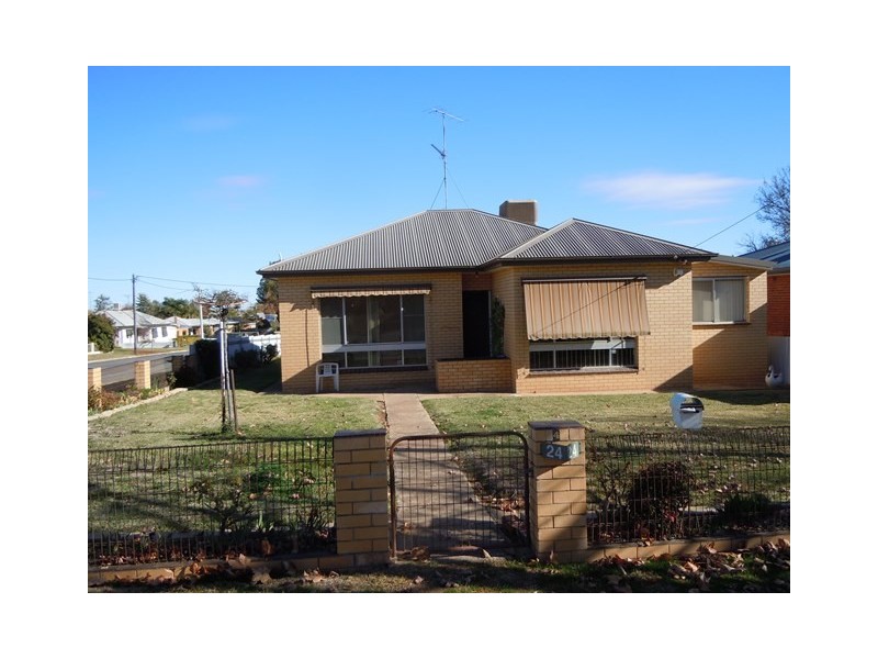 24 Argyle Street, Narrandera NSW 2700