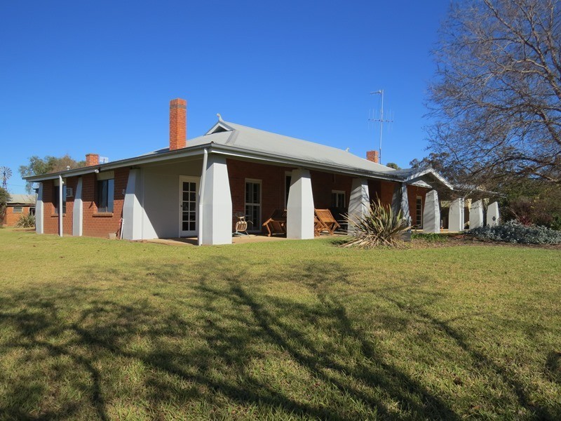 666 Lindifferon Lane, Deniliquin NSW 2710