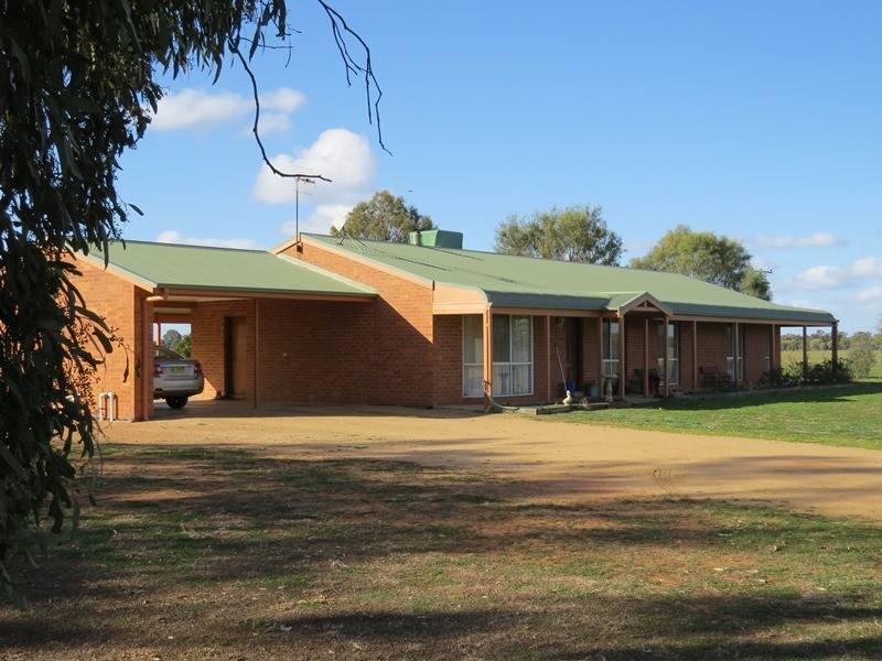 83 Hogans Lane, Deniliquin NSW 2710