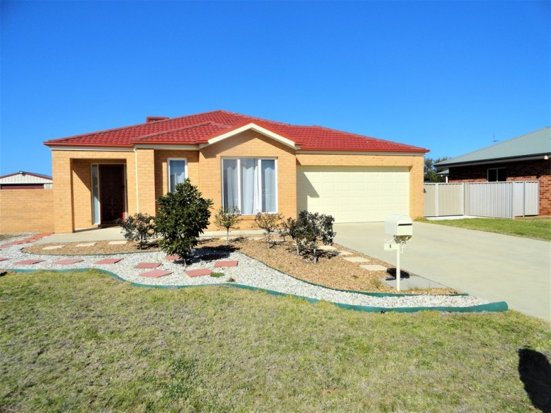 8 Ebenezer Court, Walla Walla NSW 2659
