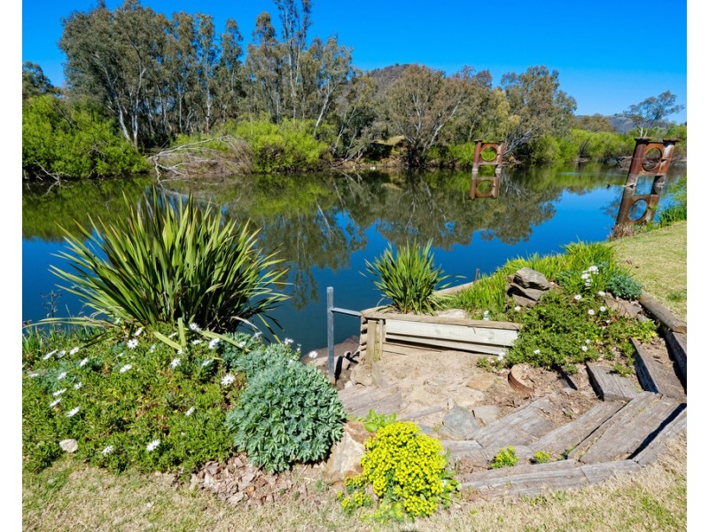 3137 River Road, Jingellic NSW 2642