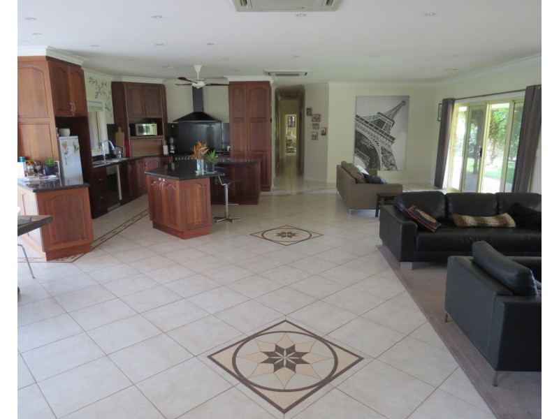 201 Four Post Road, Deniliquin NSW 2710