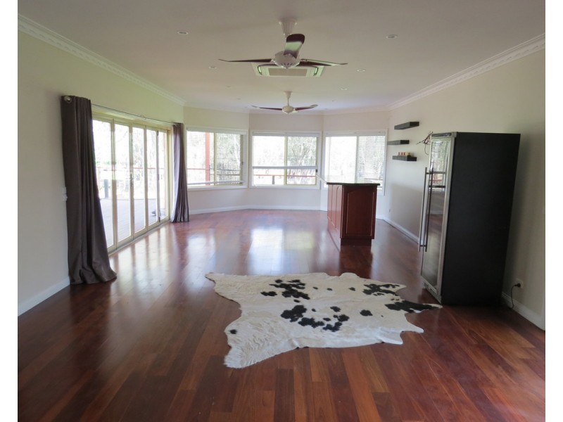 201 Four Post Road, Deniliquin NSW 2710