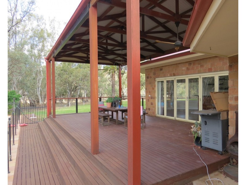 201 Four Post Road, Deniliquin NSW 2710