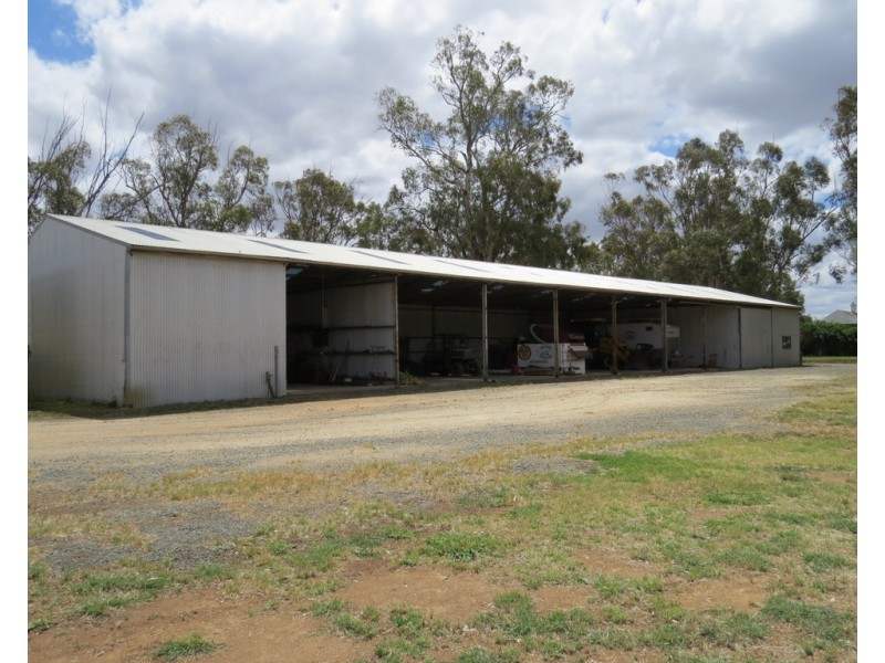 201 Four Post Road, Deniliquin NSW 2710