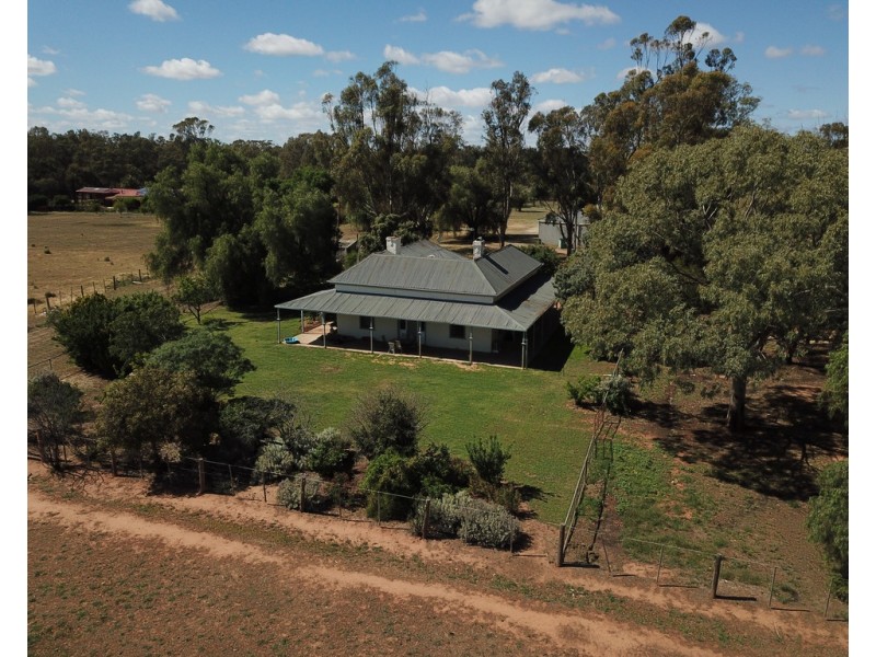 201 Four Post Road, Deniliquin NSW 2710