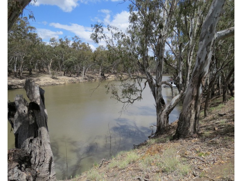 201 Four Post Road, Deniliquin NSW 2710