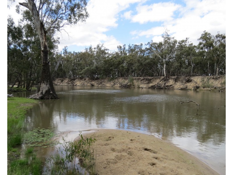 201 Four Post Road, Deniliquin NSW 2710