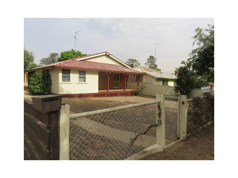 14 Argyle Street, Narrandera NSW 2700