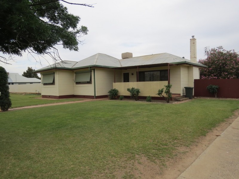 30 Southey Street, Jerilderie NSW 2716