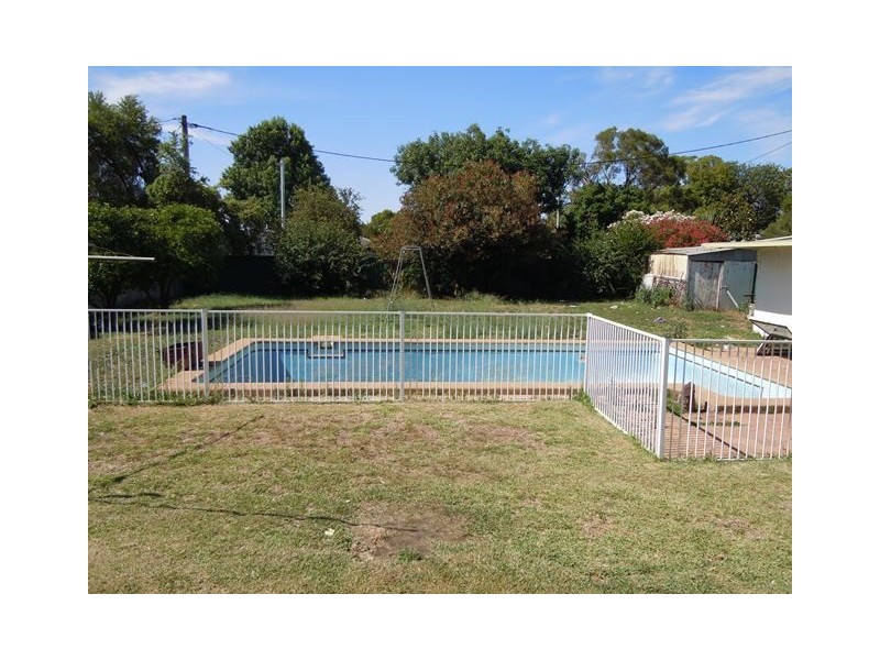 45 Riverine Street, Narrandera NSW 2700