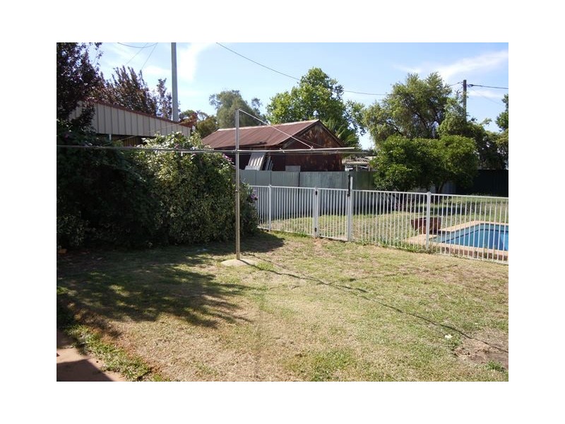 45 Riverine Street, Narrandera NSW 2700