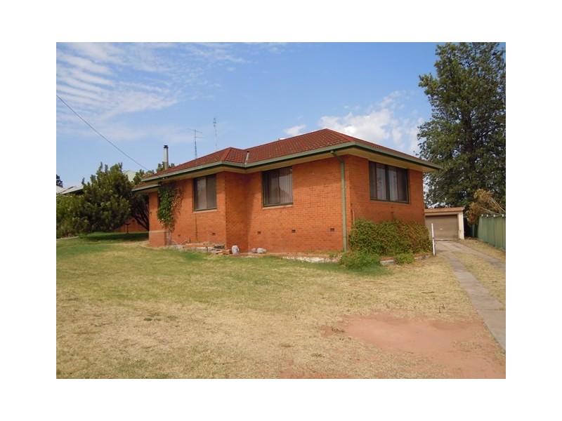 4 Midgeon Street, Narrandera NSW 2700