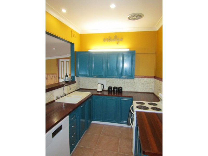 22 Peters Street, Narrandera NSW 2700