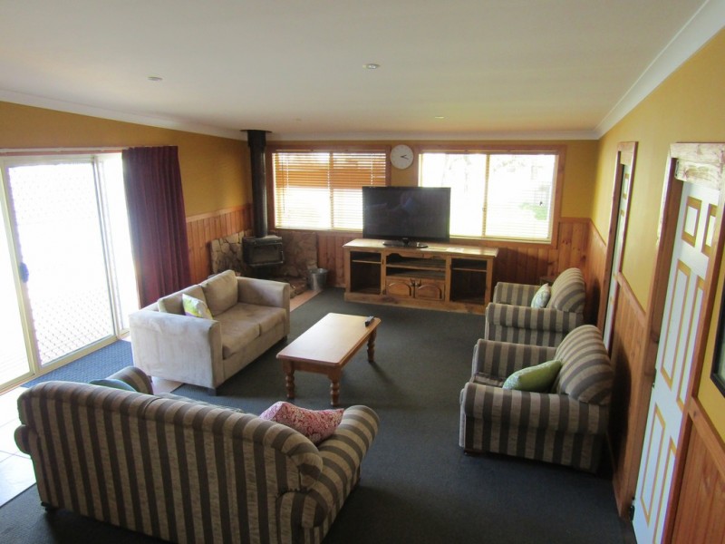 22 Peters Street, Narrandera NSW 2700