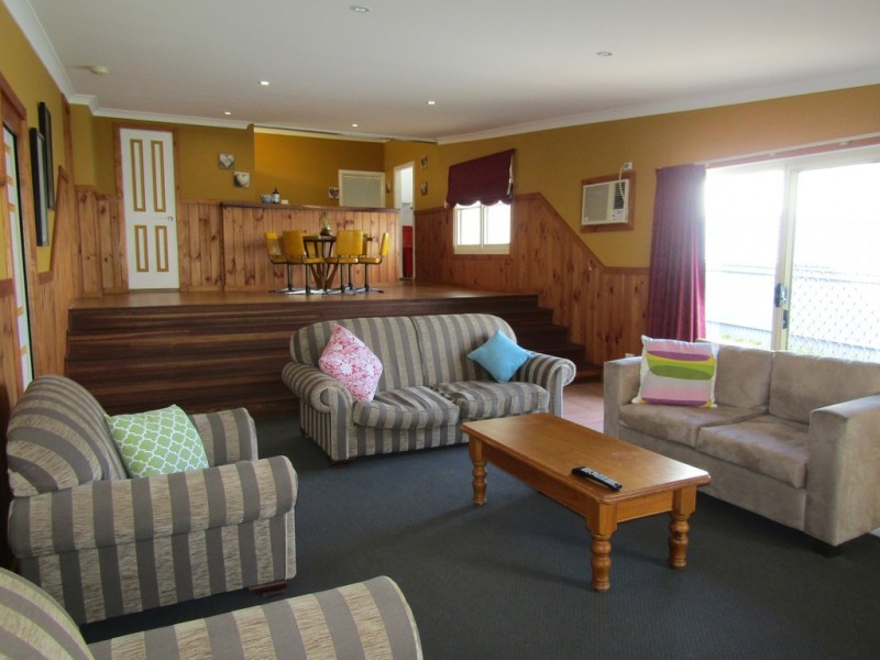 22 Peters Street, Narrandera NSW 2700