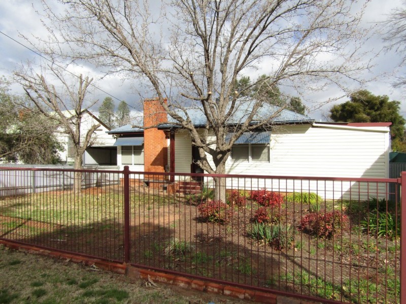 22 Peters Street, Narrandera NSW 2700