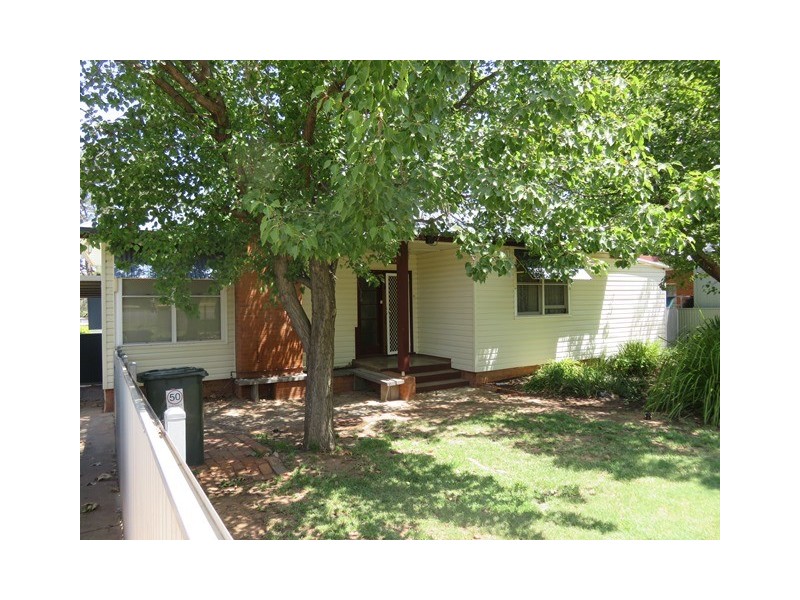 22 Peters Street, Narrandera NSW 2700
