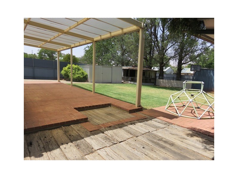 22 Peters Street, Narrandera NSW 2700