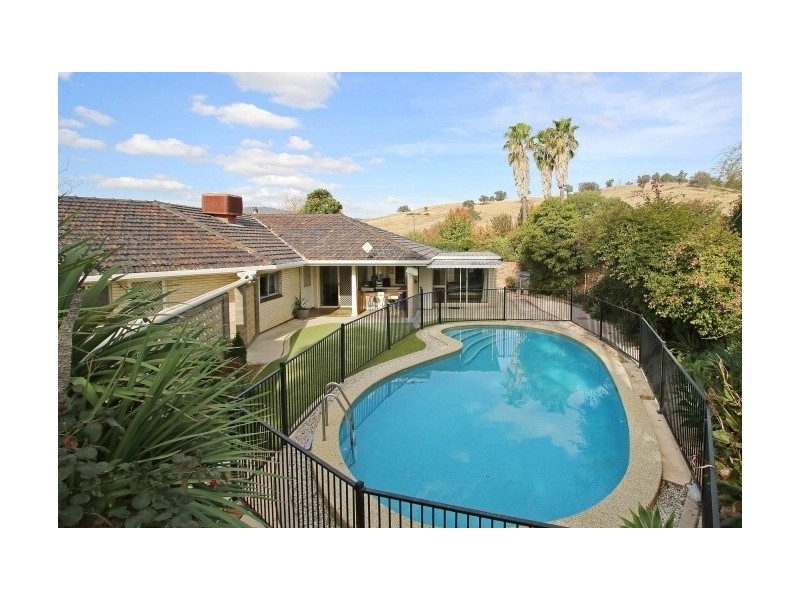 10 Hawksview Road, Wirlinga NSW 2640