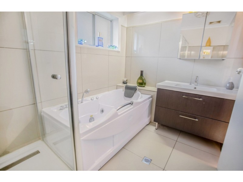 10 Hawksview Road, Wirlinga NSW 2640