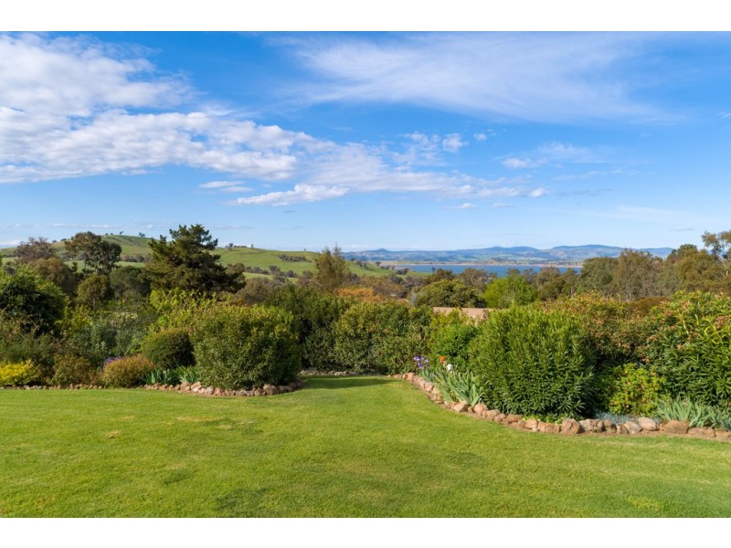 10 Hawksview Road, Wirlinga NSW 2640
