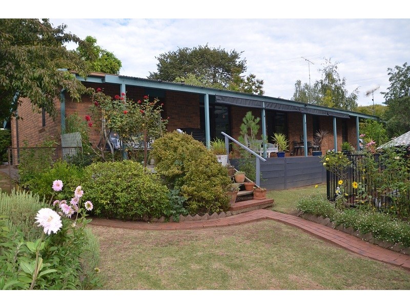 9 Cooper Street, Tawonga VIC 3697