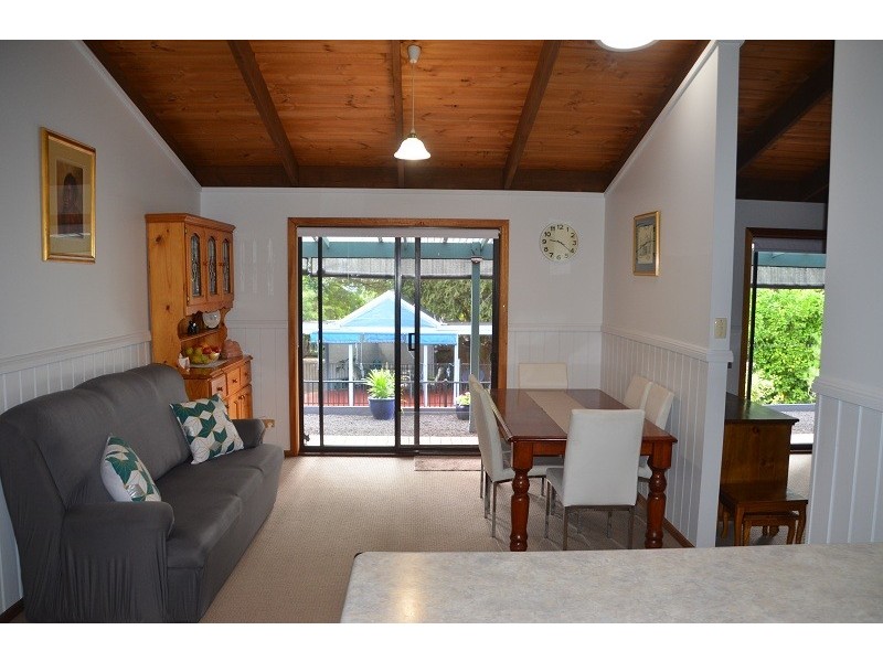 9 Cooper Street, Tawonga VIC 3697