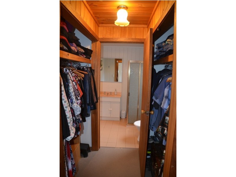 9 Cooper Street, Tawonga VIC 3697