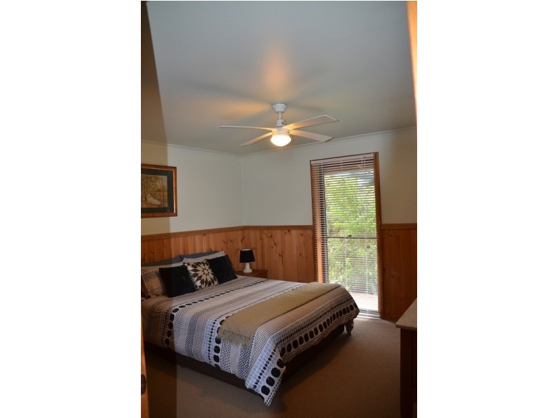 9 Cooper Street, Tawonga VIC 3697