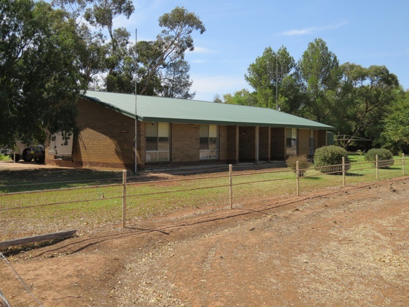 728 Plumptons Road, Finley NSW 2713