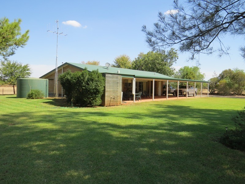 728 Plumptons Road, Finley NSW 2713