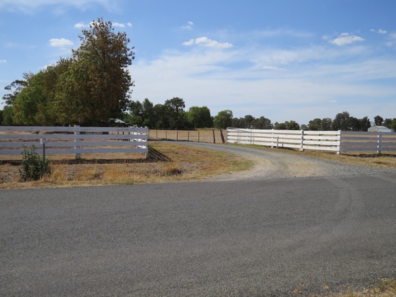 728 Plumptons Road, Finley NSW 2713