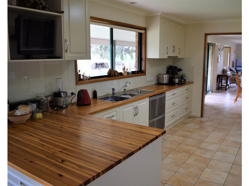 ‘Tallowood’ 231 Yankee Crossing Road, Henty NSW 2658