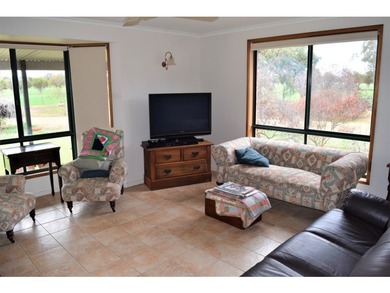 ‘Tallowood’ 231 Yankee Crossing Road, Henty NSW 2658