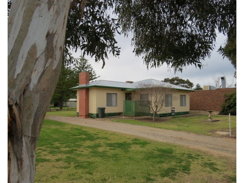 27 POWELL STREET, Jerilderie NSW 2716