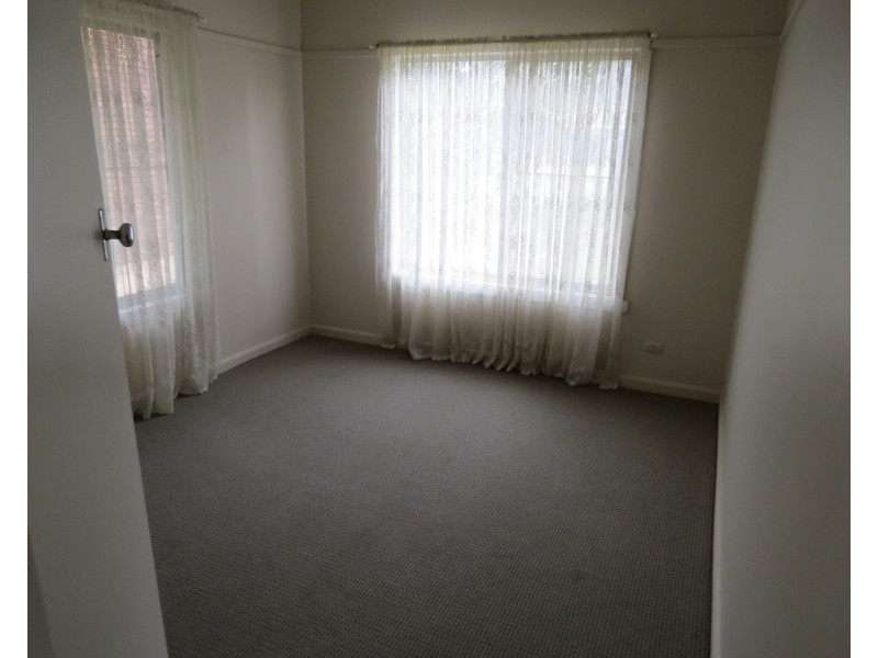 27 POWELL STREET, Jerilderie NSW 2716