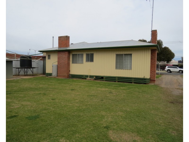 27 POWELL STREET, Jerilderie NSW 2716