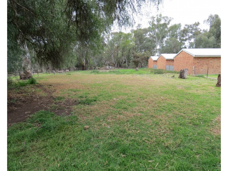 27 POWELL STREET, Jerilderie NSW 2716