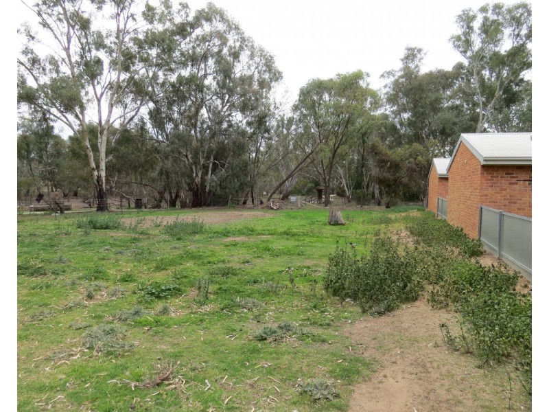 27 POWELL STREET, Jerilderie NSW 2716