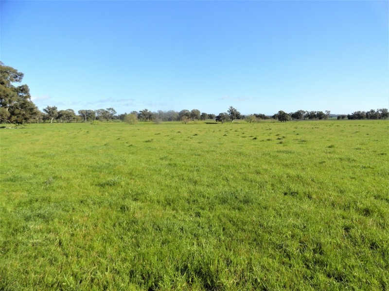 SPRING LAWN, GAYFER ROAD, Chiltern VIC 3683