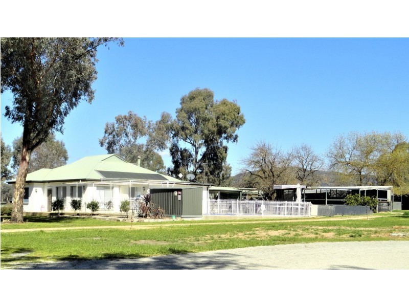 216 Settlers Road, Chiltern VIC 3683