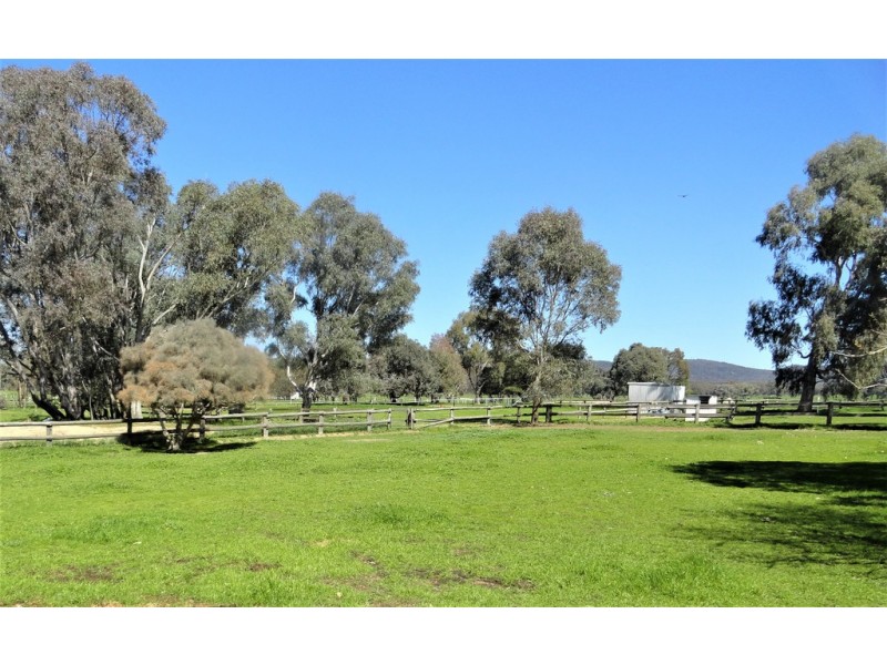 216 Settlers Road, Chiltern VIC 3683